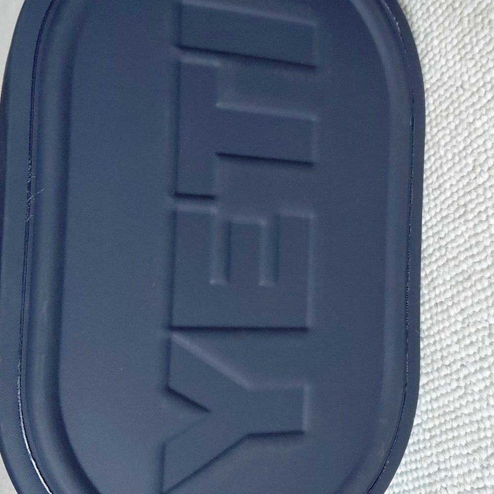 YETI Hopper  M15 Cooler - Picture 4 of 7